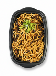 Gewokte noedels met groente en sojasaus